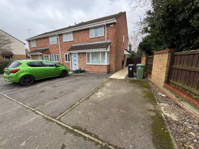 TO LET Bradley Stoke Bristol