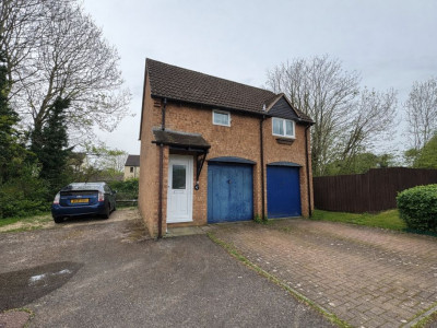TO LET Bradley Stoke Bristol