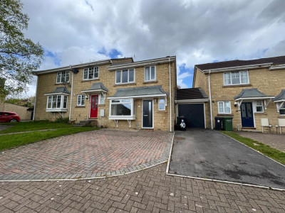 TO LET Bradley Stoke Bristol