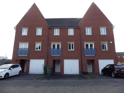 TO LET Bradley Stoke Bristol
