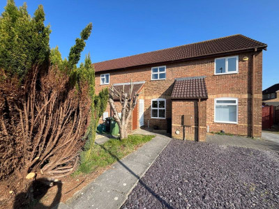 TO LET Bradley Stoke Bristol