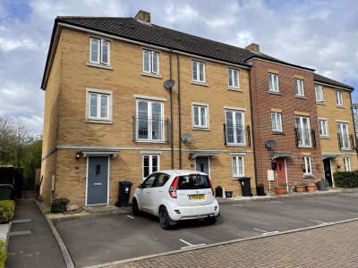 TO LET Mangotsfield Bristol