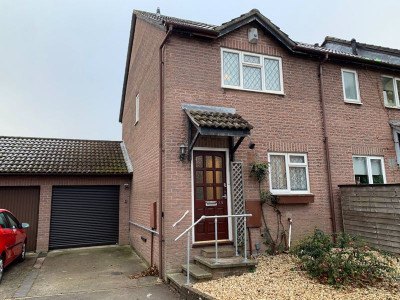 TO LET Bradley Stoke Bristol