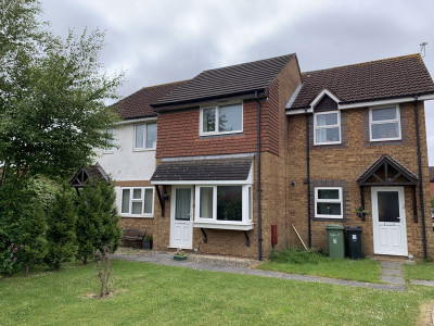TO LET Bradley Stoke Bristol