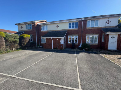 TO LET Bradley Stoke Bristol