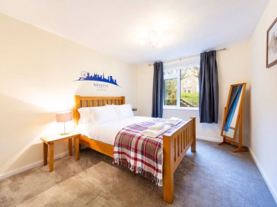 TO LET  Bristol