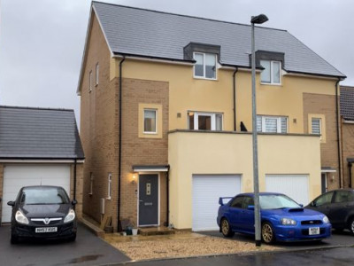 TO LET Emersons Green Bristol