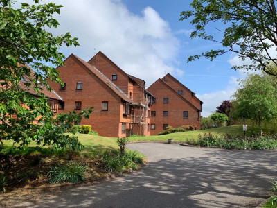 TO LET  Bristol