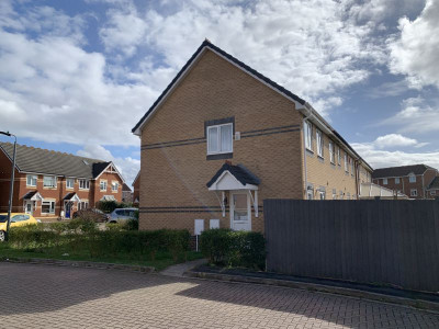 TO LET Bradley Stoke Bristol