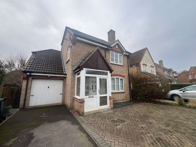 TO LET Bradley Stoke Bristol