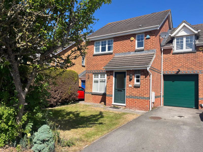 TO LET Bradley Stoke Bristol
