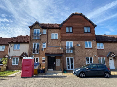TO LET Bradley Stoke Bristol