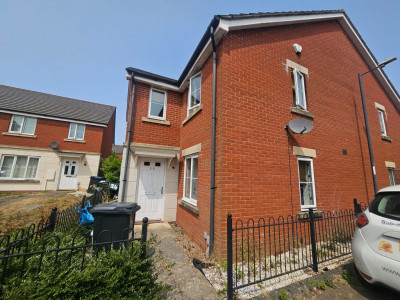 TO LET  Bristol