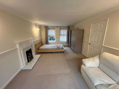 TO LET Bradley Stoke Bristol