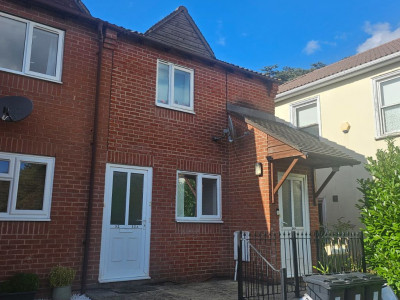 TO LET Bradley Stoke Bristol
