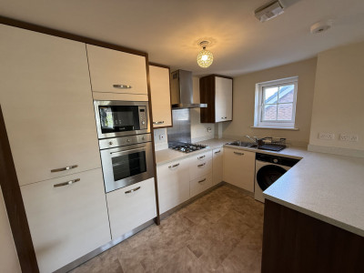 TO LET  Bristol