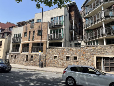 TO LET  Bristol