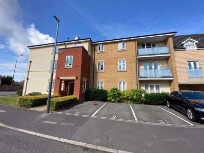 TO LET Bradley Stoke Bristol